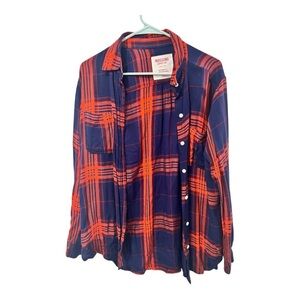 NWOT womens flannel button up shirt